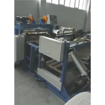 Einfach faltbare Schneid- und Nähmaschine